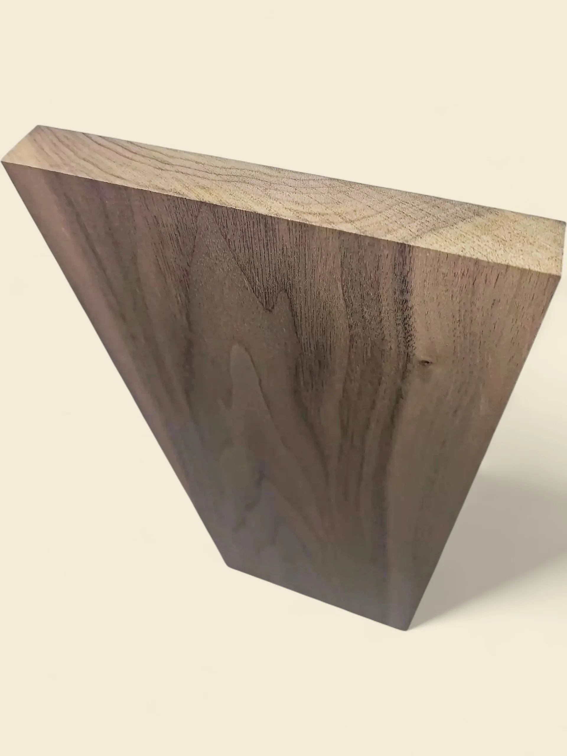 American Black Walnut dressed timber — grain detail